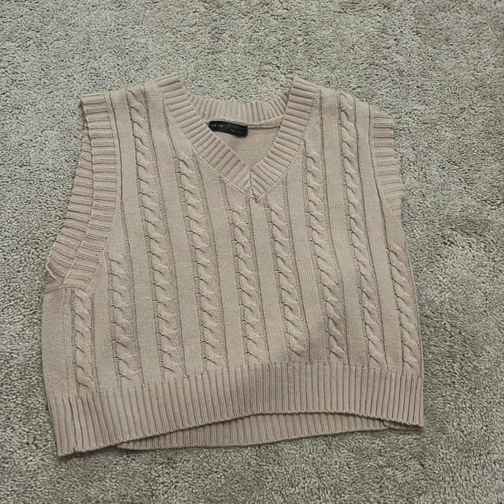 Cropped sweater vest